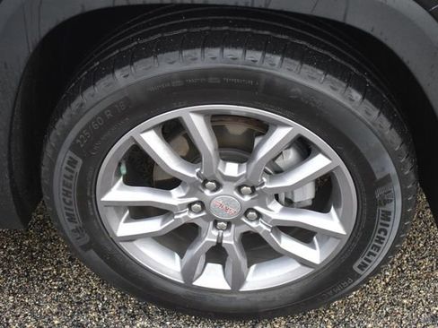 Certified 2023 GMC Terrain SLT w/ Infotainment Package II AWD/4WD image 12