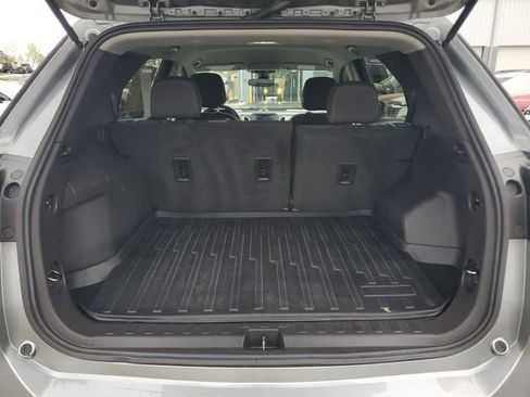 Used 2023 Chevrolet Equinox LS w/ LS Convenience Package FWD image 9