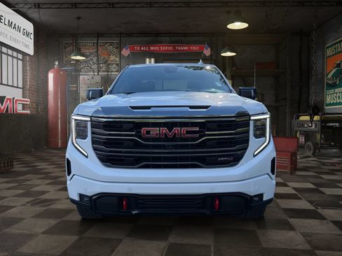 Certified 2022 GMC Sierra 1500 AT4 w/ AT4 Premium Package AWD/4WD image 2