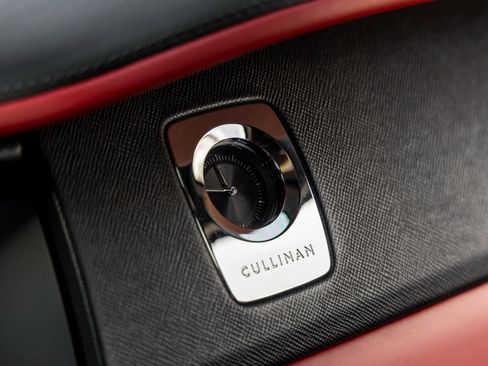 Used 2023 Rolls-Royce Cullinan image 36