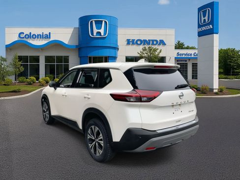 Used 2021 Nissan Rogue SV image 4