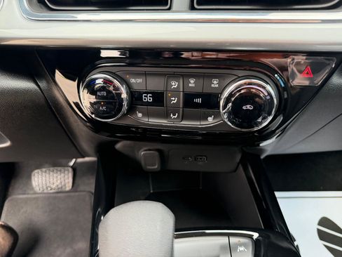 Used 2026 Chevrolet Trax LT w/ LT Convenience Package image 25