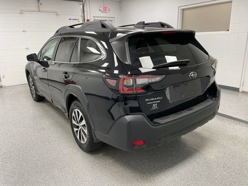 Used 2025 Subaru Outback Premium AWD/4WD image 7