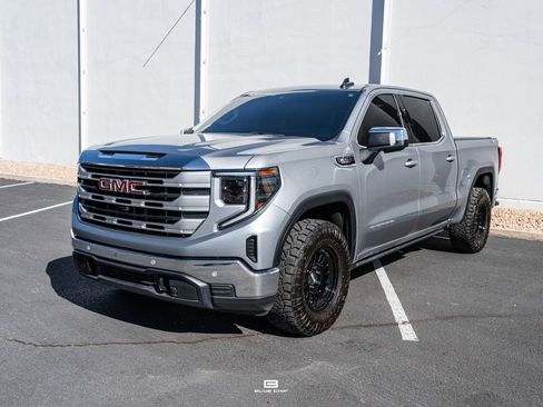 Used 2025 GMC Sierra 1500 SLE w/ X31 Off-Road Package AWD/4WD image 24