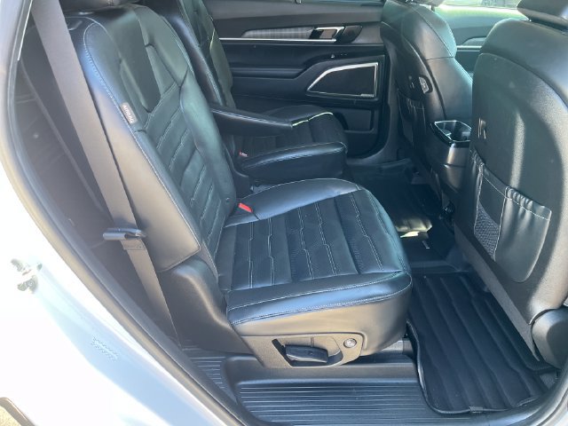 Used 2024 Kia Telluride SX Prestige w/ Towing Package AWD/4WD image 22