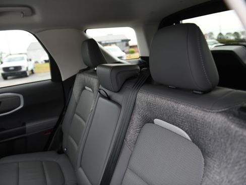 Used 2025 Ford Bronco Sport Badlands image 17