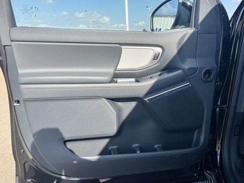 New 2025 Ford Expedition Active image 16