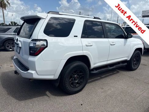 Used 2022 Toyota 4Runner SR5 AWD/4WD image 7