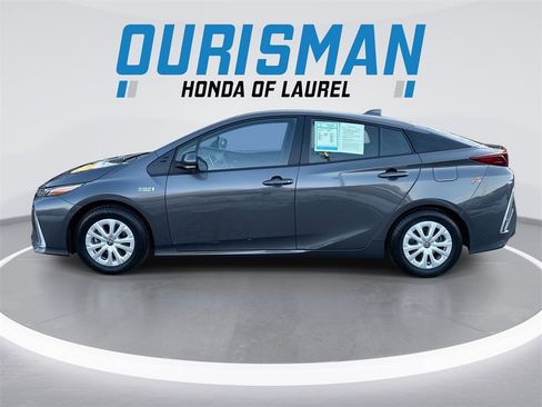 Used 2021 Toyota Prius Prime LE image 5