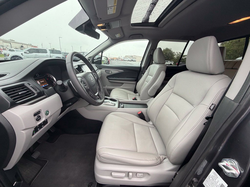 Used 2023 Honda Ridgeline RTL-E image 2