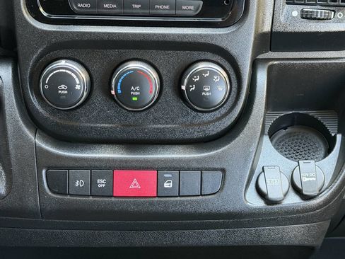 Used 2021 RAM ProMaster 2500 w/ Convenience Group FWD image 27