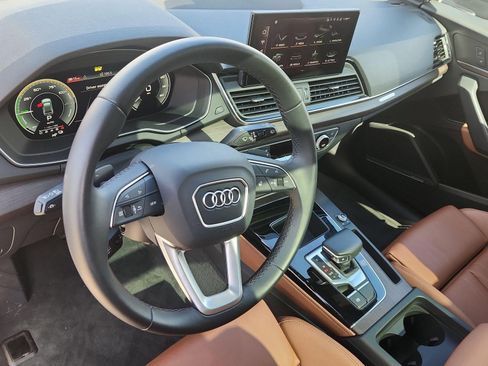Used 2023 Audi Q5 e Premium Plus w/ Premium Plus Package image 4