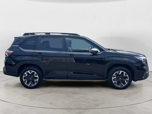 Certified 2025 Subaru Forester Premium AWD/4WD image 4