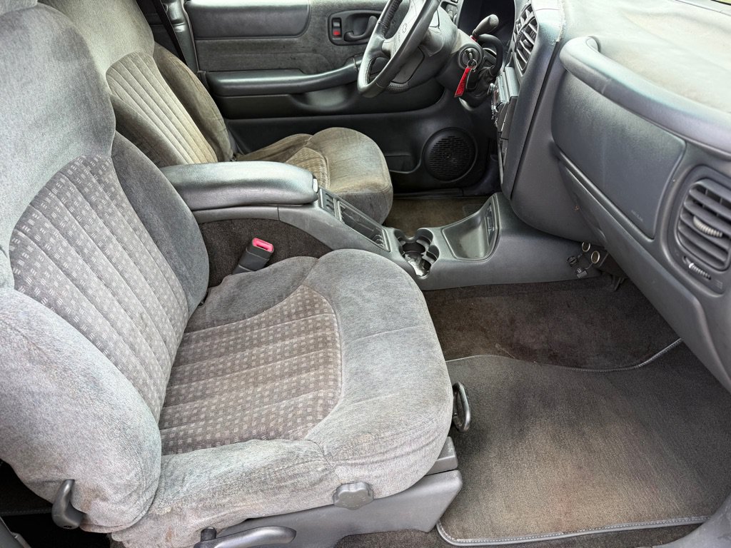Used 1998 Chevrolet Blazer LS w/ Preferred Equipment Group AWD/4WD image 11