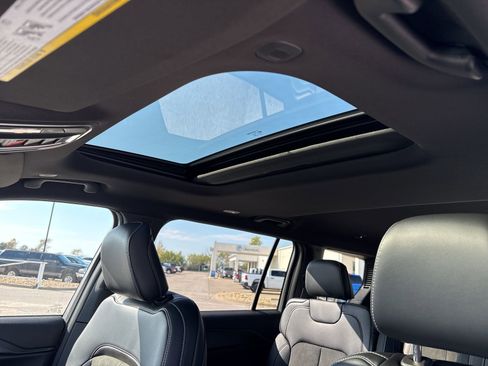 New 2025 Jeep Grand Cherokee L Altitude image 10