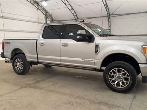 Used 2019 Ford F250 Lariat w/ Lariat Ultimate Package image 2