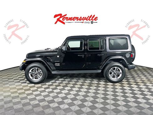 Used 2022 Jeep Wrangler Unlimited Sahara w/ Cold Weather Group image 4