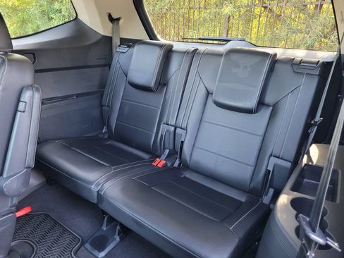 Used 2022 Volkswagen Atlas SEL R-Line AWD/4WD image 14