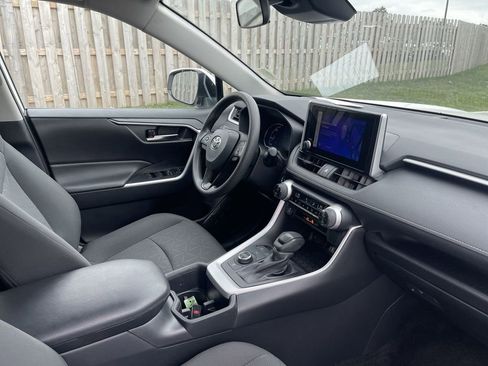 Used 2024 Toyota RAV4 XLE image 37