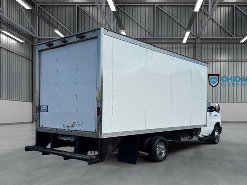Used 2021 Ford E-450 and Econoline 450 Super Duty w/ Power Windows & Locks Group RWD image 7