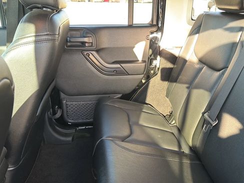 Used 2017 Jeep Wrangler Unlimited Sahara AWD/4WD image 55