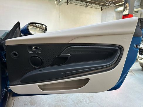 Used 2022 Aston Martin DB11 Volante image 10