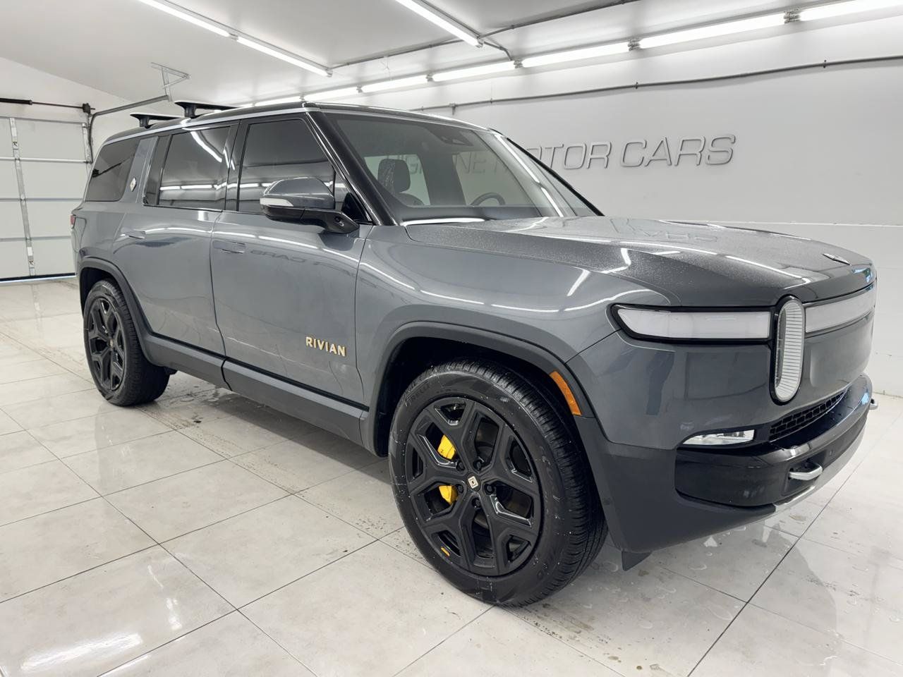 Used 2022 Rivian R1S Launch Edition Quad AWD/4WD image 3