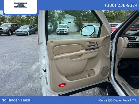 Used 2010 Cadillac Escalade AWD image 10