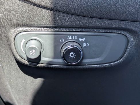 Used 2022 Chevrolet Equinox LT AWD/4WD image 30