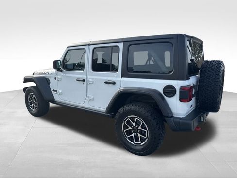 Used 2024 Jeep Wrangler Rubicon image 3
