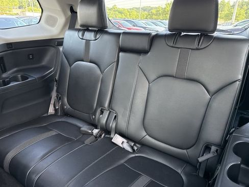 Used 2025 Honda Pilot Touring image 7