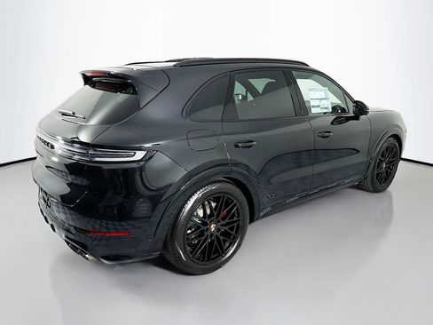 New 2026 Porsche Cayenne GTS AWD/4WD image 9