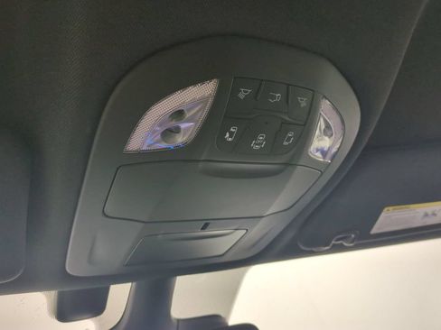 Used 2021 Chrysler Pacifica Touring-L w/ Uconnect Theater Family Group FWD image 26