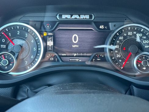 New 2026 RAM 1500 4x4 Crew Cab image 23