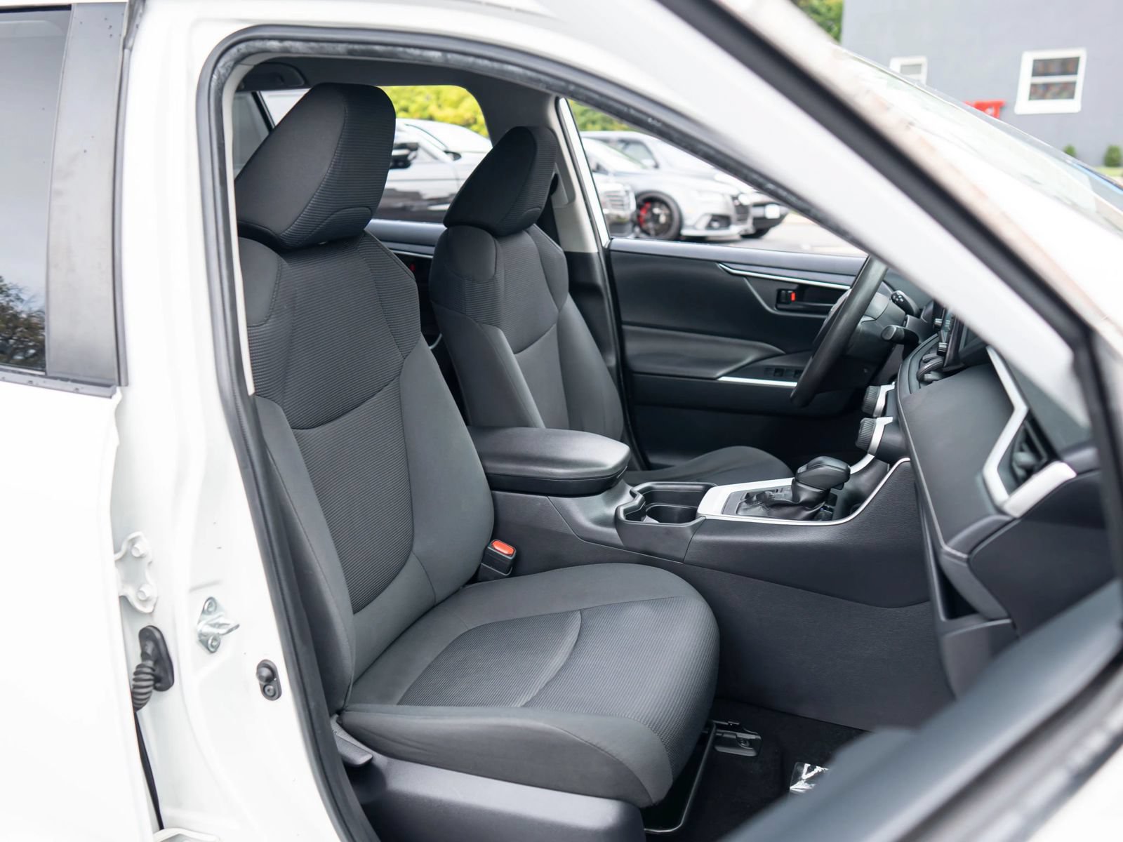Used 2019 Toyota RAV4 LE w/ All Weather Liner Package AWD/4WD image 19