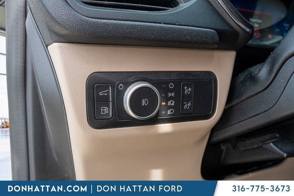 Used 2021 Ford Escape Titanium AWD/4WD image 13