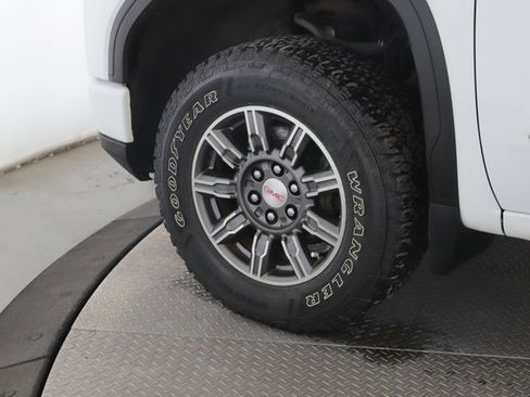 Used 2024 GMC Sierra 1500 AT4 w/ AT4 Preferred Package image 13