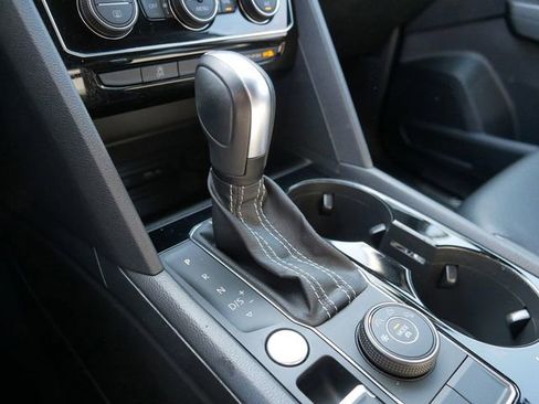 Certified 2023 Volkswagen Atlas Cross Sport SEL R-Line image 28