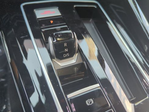 New 2025 Volkswagen Golf SE image 15