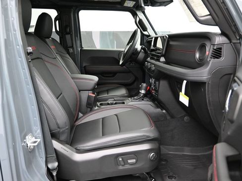 New 2025 Jeep Wrangler Unlimited Rubicon AWD/4WD image 24