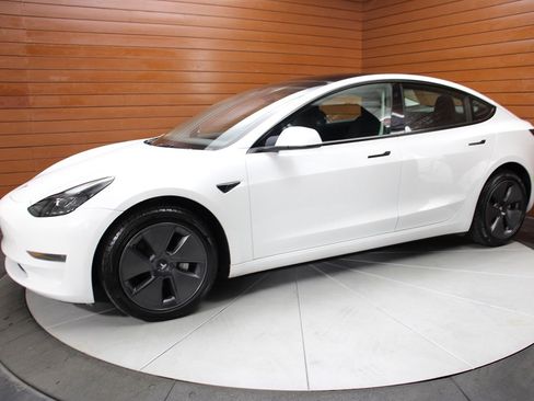 Used 2023 Tesla Model 3 Standard Range RWD image 7