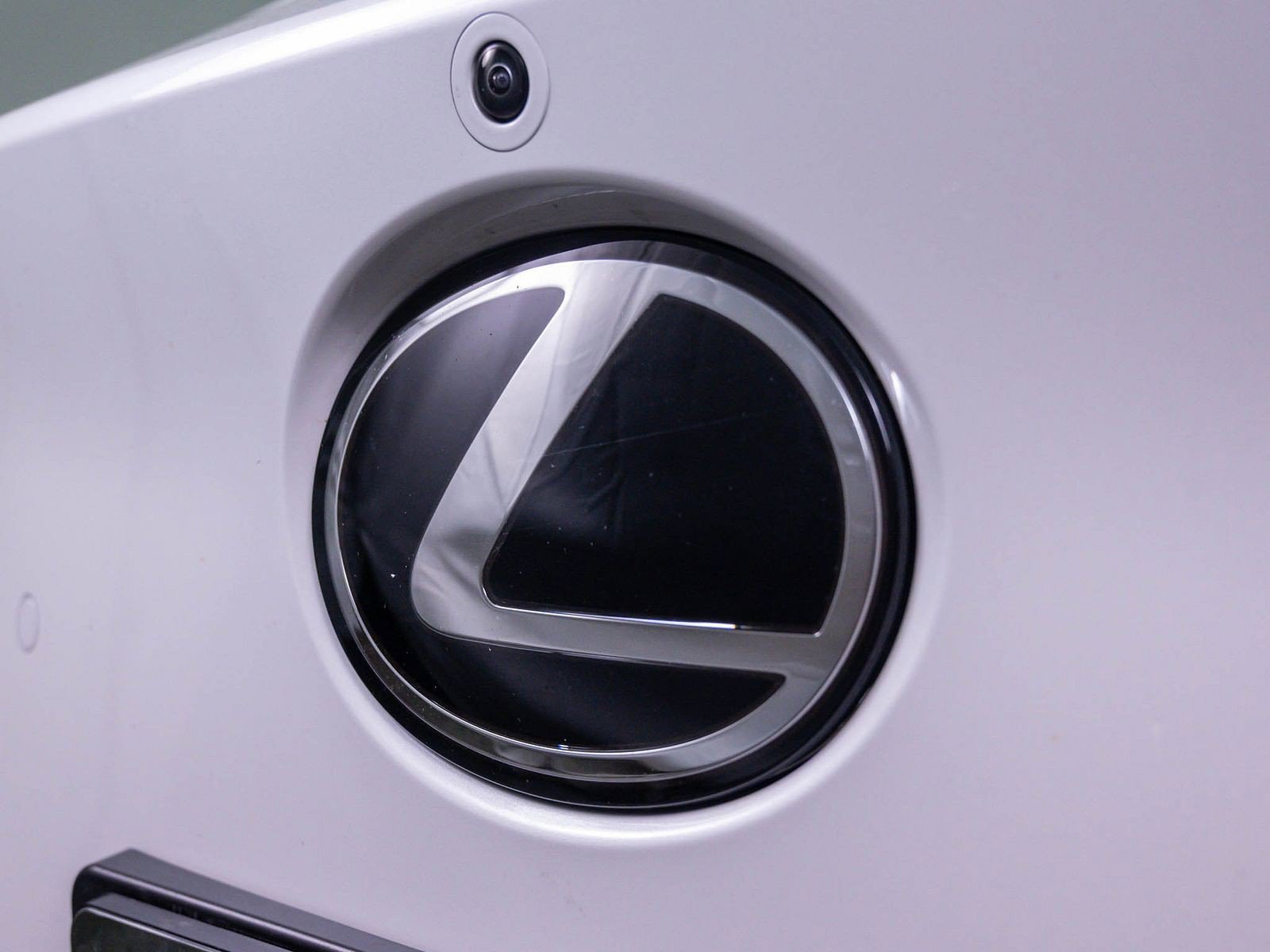 Used 2024 Lexus RZ 450e Premium w/ Technology Package AWD/4WD image 5