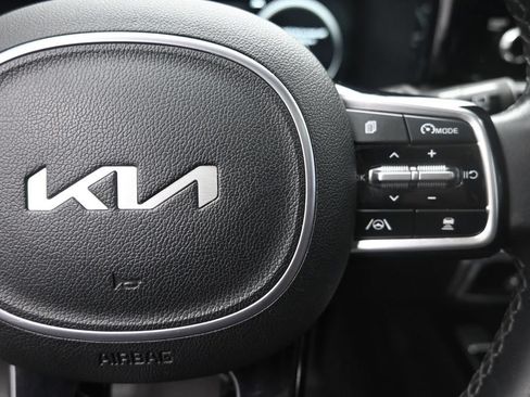 Used 2023 Kia Sorento SX AWD/4WD image 13