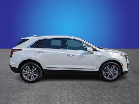 Certified 2025 Cadillac XT5 Premium Luxury image 6