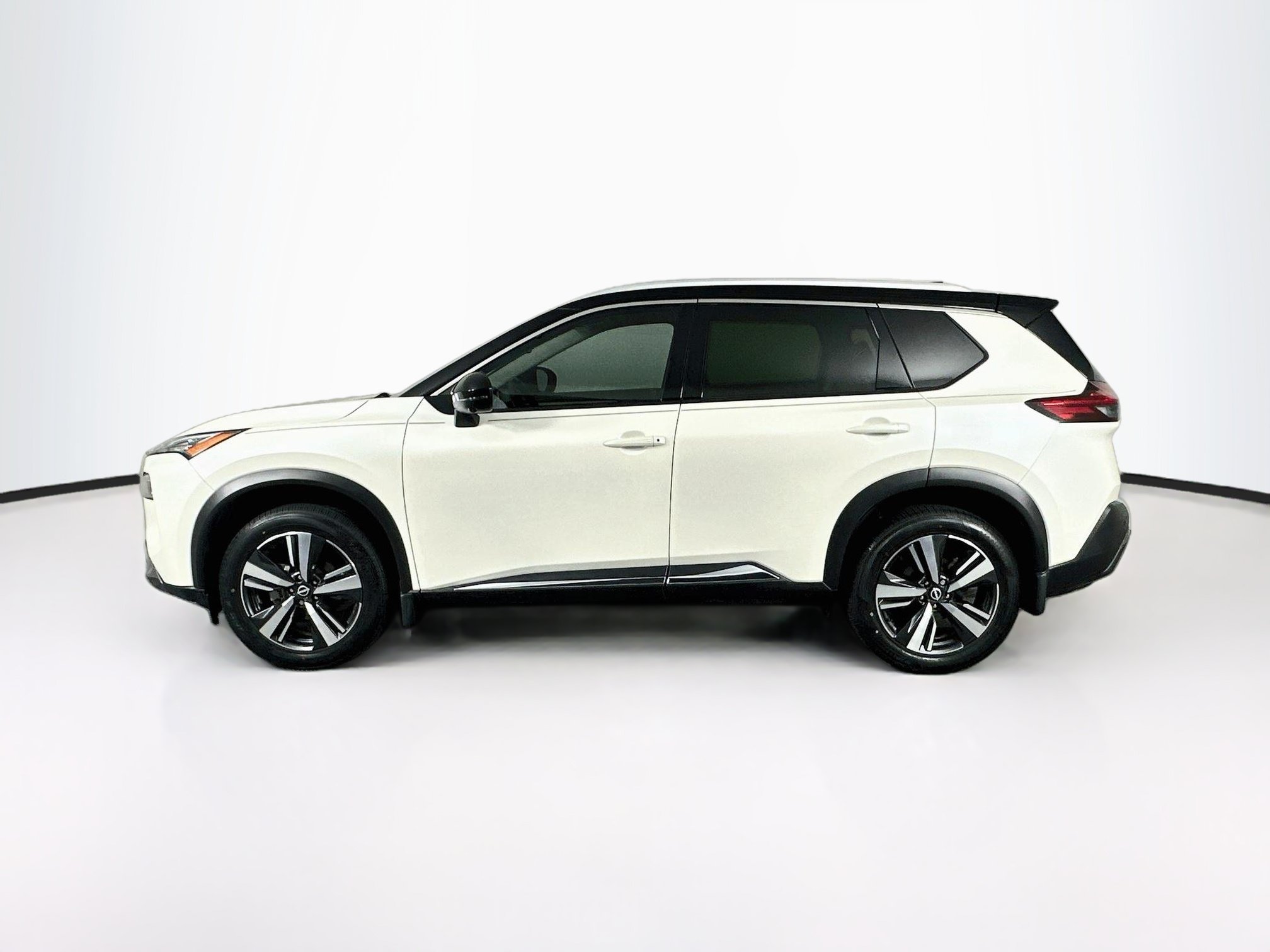Used 2023 Nissan Rogue SL AWD/4WD image 4