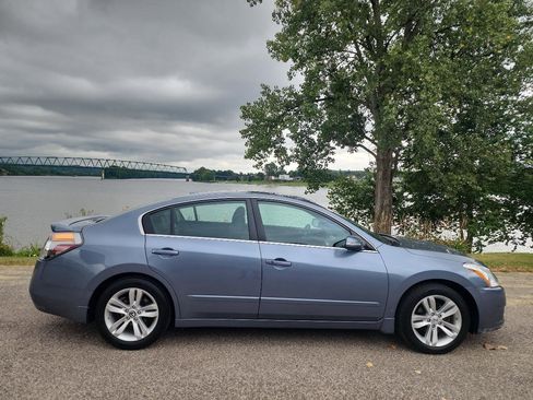 Used 2011 Nissan Altima 3.5 SR w/ 3.5SR Premium Pkg FWD image 6