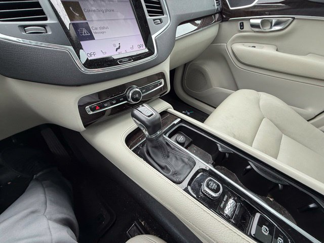Used 2019 Volvo XC90 T5 Momentum w/ Protection Package Premier AWD/4WD image 15