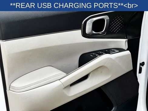 Used 2021 Kia Sorento S image 13