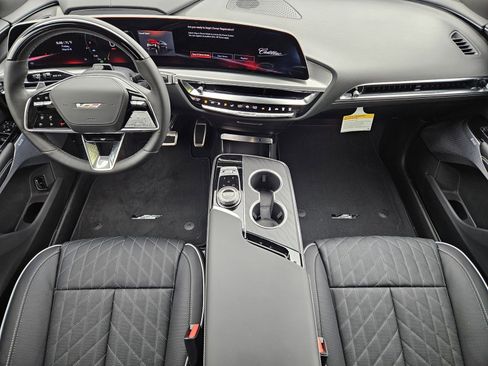 New 2026 Cadillac Lyriq V w/ Exterior Carbon Fiber Package AWD/4WD image 19
