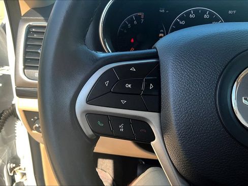 Used 2022 Jeep Grand Cherokee Laredo E AWD/4WD image 15